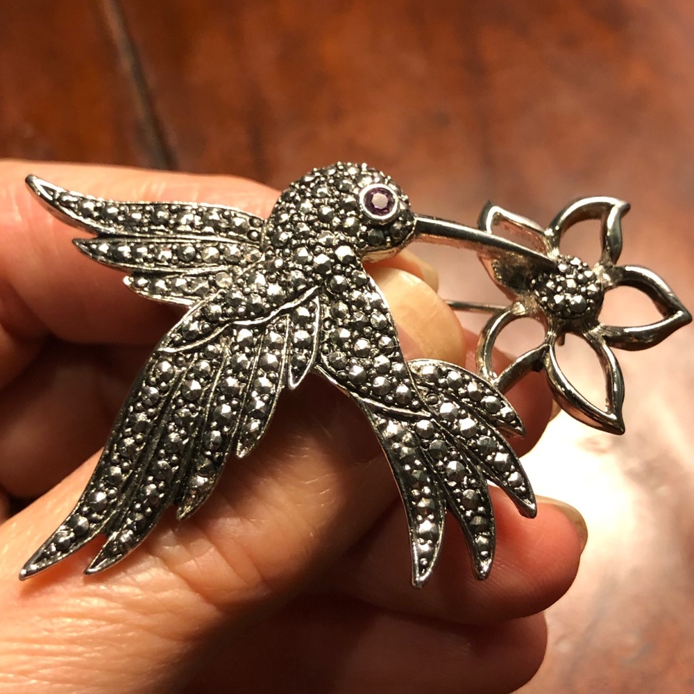 Vintage Brooch/Scarf Pin - Hummingbird